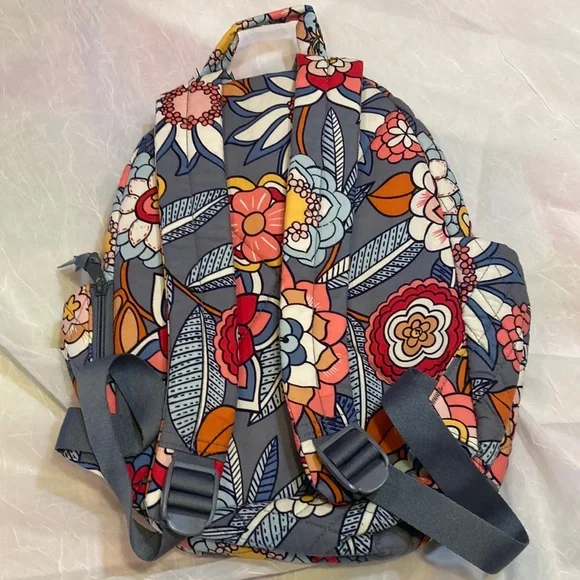 Vera Bradley Gray Quilted Backpack with Multicolor Floral Print - Picture 3 of 9